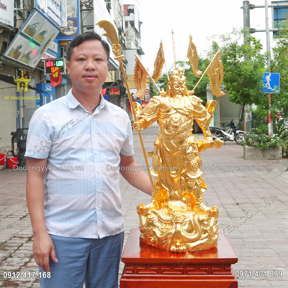 H&igrave;nh tượng Quan C&ocirc;ng được nhiều người y&ecirc;u th&iacute;ch v&agrave; t&ocirc;n s&ugrave;ng